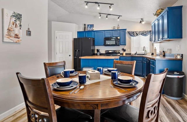 Brand new remodel in❤of Kuna★FastWifi★10 Min>I-84
