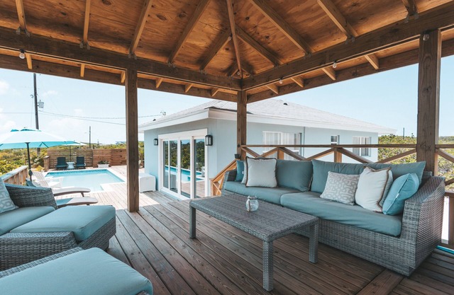 BRAND NEW* Silver Palms Retreat, Heated POOL, Deck Oasis,Tropic of Cancer Beach