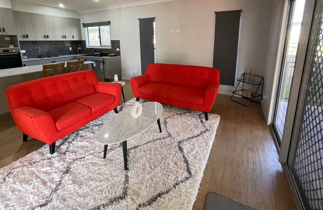 BRAND NEW Spacious 4 bedroom house - FREE Wi-Fi