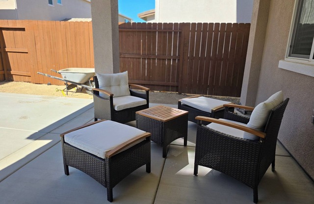 Brand New Spacious 4-BR house in lovely Roseville