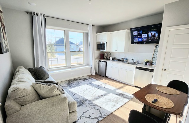 Brand New Studio, Quiet Neighborhood