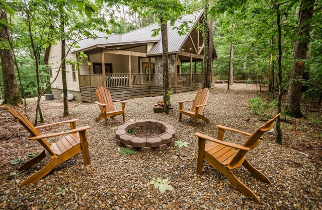 BRAND NEW! "The Roosevelt" Couples Cabin adjacent to National Forest