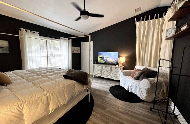 Brand New! The Springs House - 1 Mile to Ginnie!!!