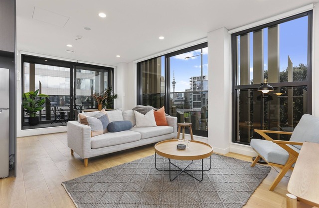 Brand new & vibrant living on K'rd