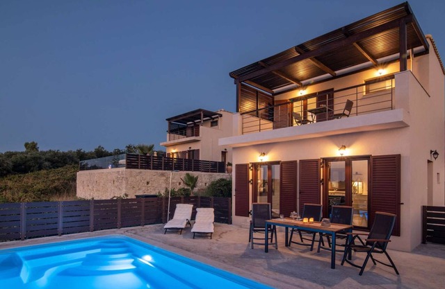 Brand new Villa Plyto - Amazing views - Heated pool