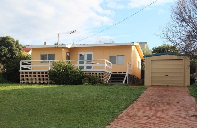 Brandis Beach House S