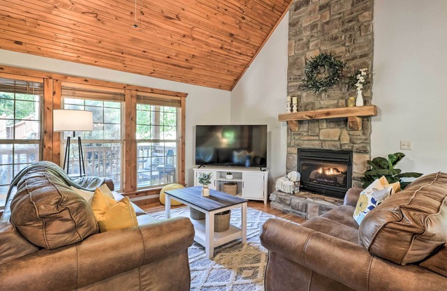 Branson Cabin ~ 3mi from Silver Dollar City