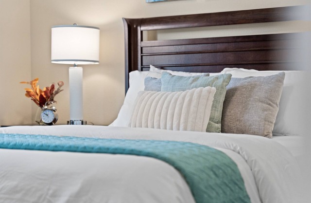 Branson Hills Golf Club Gem - 2BD Walk-In Villa, Sleeps 6 - Great Location!