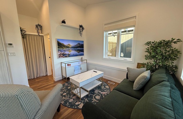 Brass Apple Cottage, Brass Apple Cottage - brand new in Campbell River