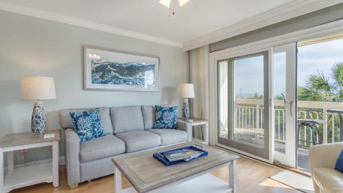 Breakers Condo with Ocean & Pool Views, Walk to Beach, Shops
