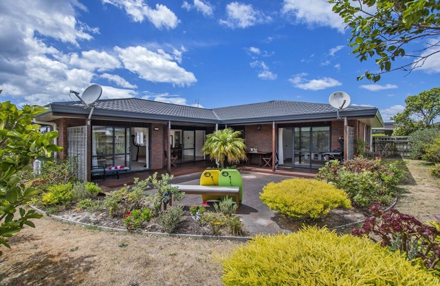 Bream Bay Bach - Ruakaka Holiday Home