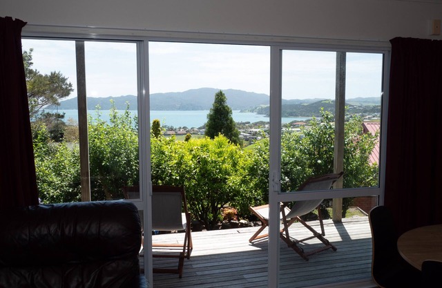 Breath taking views, lots of room for whole family/friends for fun in the sun