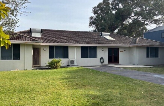 Breathe Ezy - Welcome to Breathe Ezy, a spacious 7-bedroom home
