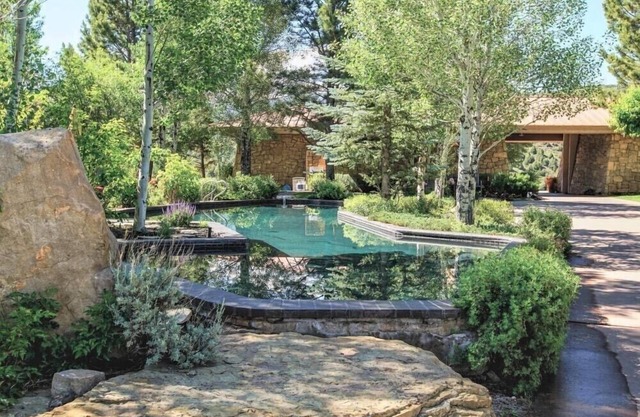 Grand, Majestuoso, One-of-a-Kind Mountain Retreat, incluyendo el estacionamiento en Vail