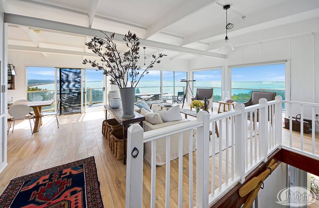 Breathtaking views over Bridgewater Bay