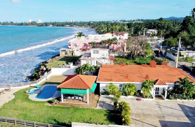 This house is a 6 bedroom(s), 4 bathrooms, located in Playa Fortuna, PR.