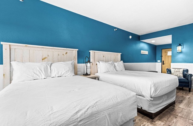Breathtaking Lake Views | Studio, 2 Queen | Pools