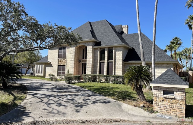 Breathtaking, Lakefront, Pool, Private, big group, birds viewing