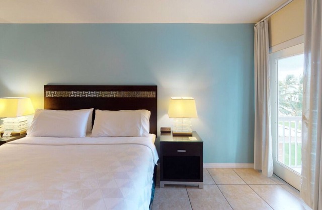 Breathtaking Location! On-site Pool and Restaurant, Close to Dolphin Discovery!