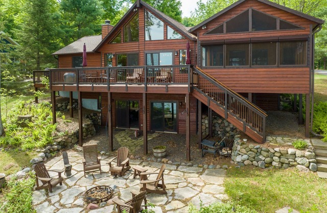 Breathtaking Luxury Vacation Home on the Shores of Lac Courte Oreilles Lake