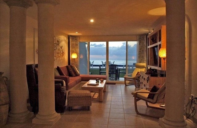 Impresionante condominio moderno, impresionante entorno del océano en la costa norte, Miramar 102,