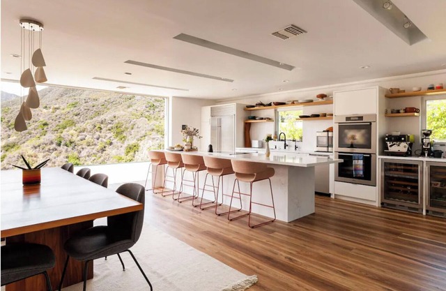 Breathtaking Mountain & Ocean Views w Modern Design - Malibu / Pacific Palisades