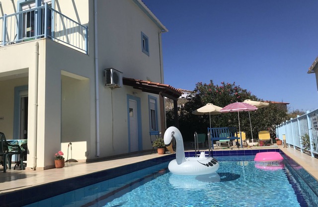 Impresionante montaña, vistas al mar con piscina Wifi cerca de tiendas y ofertas disponibles