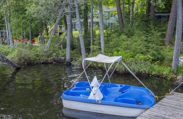 Breathtaking & Newly Renovated Lakeside Cottage