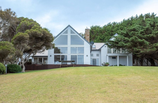 Breathtaking ocean views and Accomodation