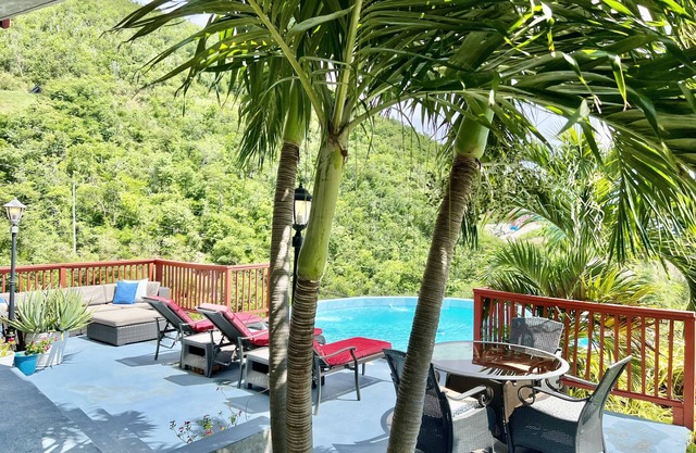 Impresionante vista panorámica al mar Caribe de lujo, Penthouse de 2 dormitorios / 2 baños Villa
