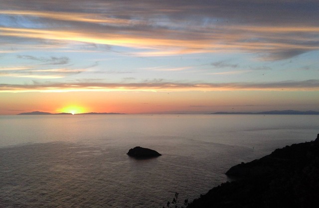 Impresionante escenario de las islas de Giglio, Montecristo, Córcega y Elba.