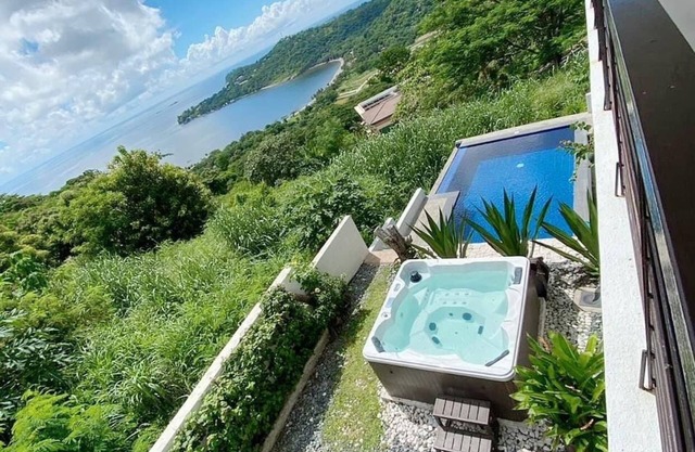 Breathtaking sea and hill view. 5 mins drive to beach. Pet Friendly.