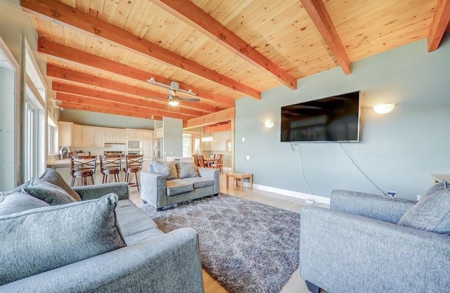 Breathtaking View 5 Bedroom Cottage Balsam lake