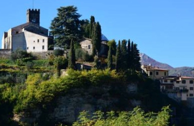 Impresionante vista sobre la catedral de Barga.