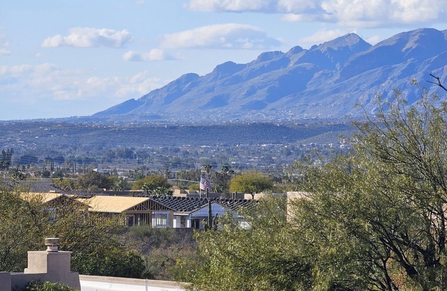 Breathtaking views in Tucson - Relax and refresh in a peaceful neighborhood.