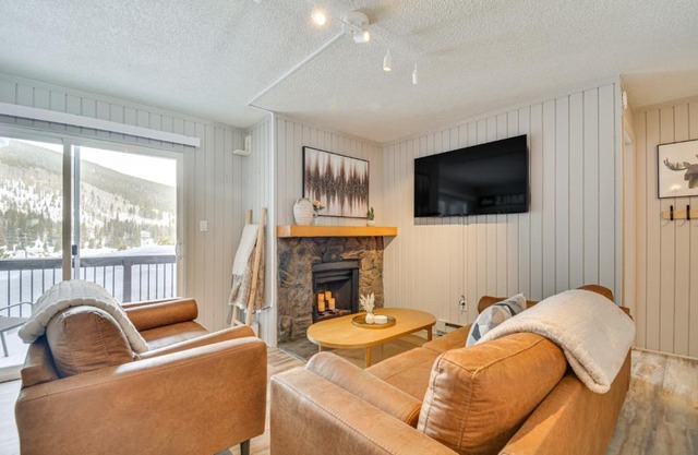 Breckenridge Area Condo with Mountain Views