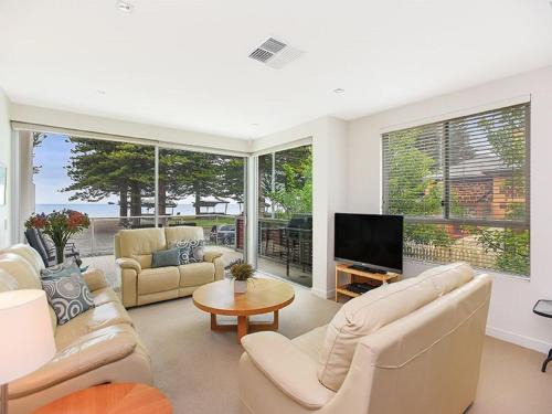 Breeze Beachfront Apartment