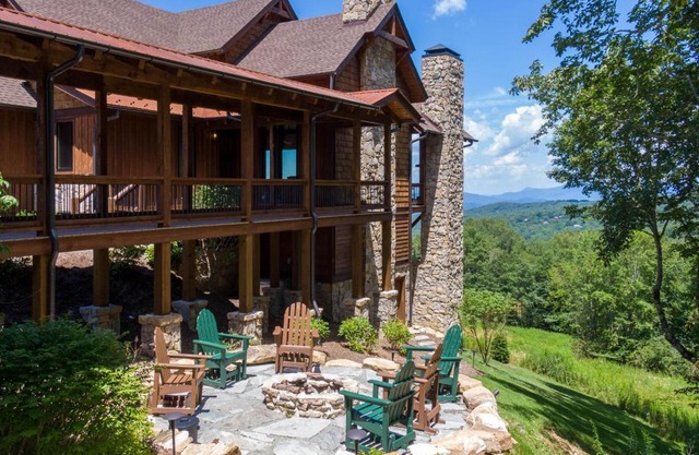 Breezeway Lodge at Eagles Nest