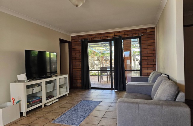 Breezy Banksia - Home away from Home - 300m to Esplanade + pet friendly