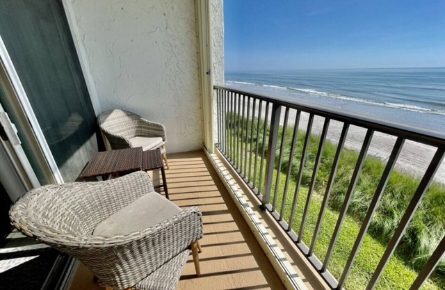 Breezy Beach - Right on the Ocean