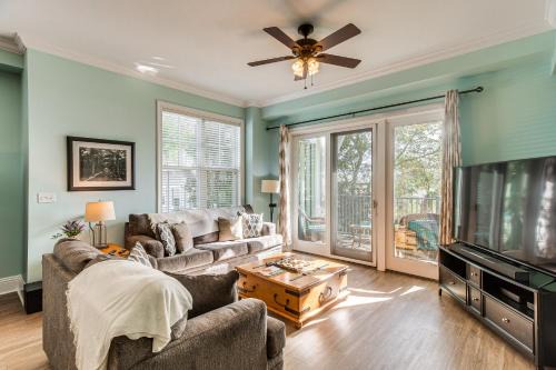 Breezy St Simons Hideaway with Waterfront Views!