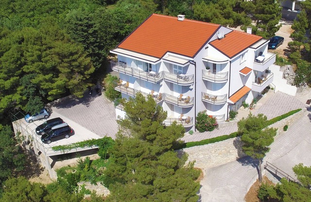 Brela 10, A11 (2 balkona)