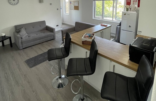 Brentwood Luxury Serviced Accommodation , Monochrome 16
