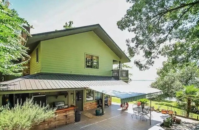 Brick Home W/ Great Views of Toledo Bend Lake & Outdoor Kitchen Sleeps 9