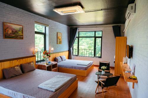 Brick Hotel