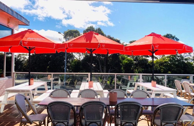 Bridport Bay Inn