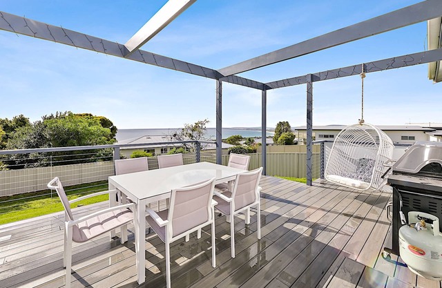 Bridport Holiday House