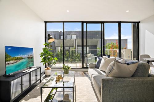 Bright 1BR Apartment Near Maribyrnong River