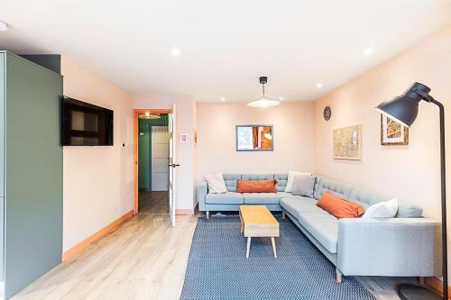 Bright 2-Bed Home Near Putney Riverside