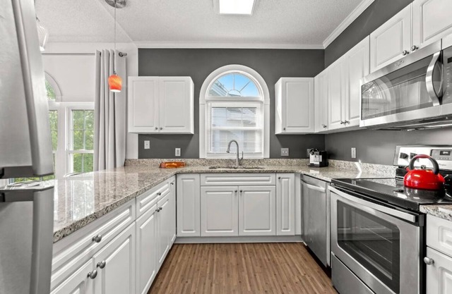 2 BR, Fully Equipt, 3rd Floor Cozy Condo in Myrtle Beach
